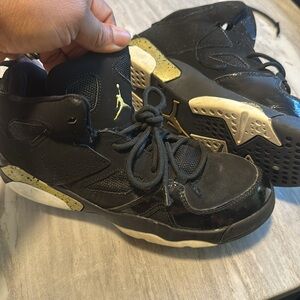 Used sneakers boys size 3Y